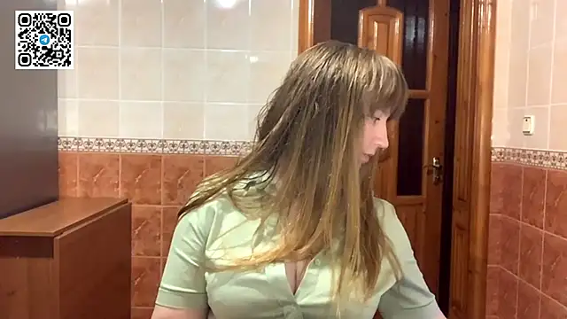 MaroonMoon  online show from 11/18/25, 08:35