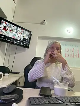 Sun Sooll  online show from 04/29/26, 10:49