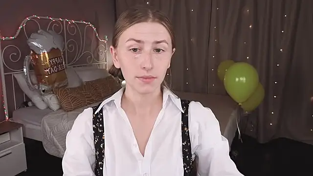 Snapshot of VesperaCeleste chatting on 09/25/25, 02:04 VesperaCeleste online show from 09/25/25, 02:04