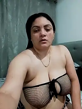 Snapshot of tiffany_Johnson1 chatting on 09/29/25, 01:22 tiffany Johnson1 online show from 09/29/25, 01:22