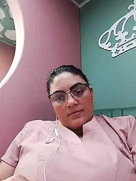 Snapshot of tiffany_Johnson1 chatting on 09/29/25, 06:02 tiffany Johnson1 online show from 09/29/25, 06:02