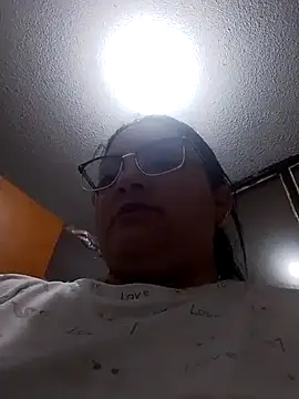 Snapshot of tiffany_Johnson1 chatting on 10/05/25, 03:10 tiffany Johnson1 online show from 10/05/25, 03:10