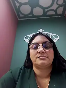 Snapshot of tiffany_Johnson1 chatting on 10/06/25, 07:55 tiffany Johnson1 online show from 10/06/25, 07:55