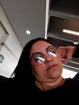 Snapshot of tiffany_Johnson1 chatting on 10/30/25, 06:30 tiffany Johnson1 online show from 10/30/25, 06:30