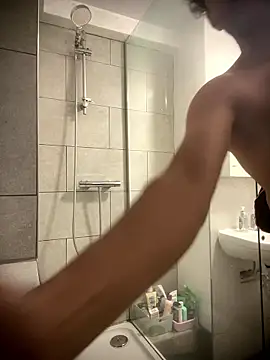 shiitposter male online show from 01/07/26, 04:42