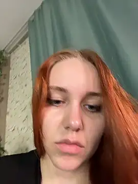 Snapshot of PollyVinice chatting on 07/19/26, 04:44 PollyVinice online show from 07/19/26, 04:44