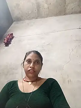 Snapshot of Sandhya_x chatting on 09/15/25, 03:56 Sandhya x online show from 09/15/25, 03:56