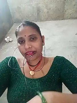 Snapshot of Sandhya_x chatting on 10/15/25, 04:56 Sandhya x online show from 10/15/25, 04:56