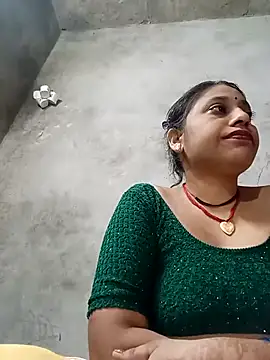 Snapshot of Sandhya_x chatting on 10/18/25, 03:42 Sandhya x online show from 10/18/25, 03:42
