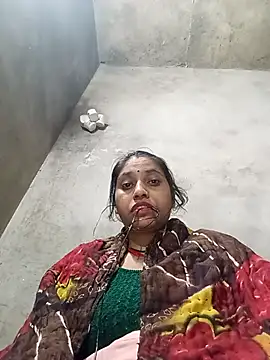 Snapshot of Sandhya_x chatting on 10/27/25, 04:33 Sandhya x online show from 10/27/25, 04:33