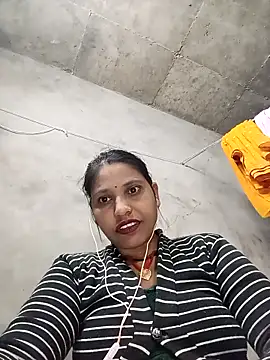 Snapshot of Sandhya_x chatting on 11/05/25, 03:45 Sandhya x online show from 11/05/25, 03:45