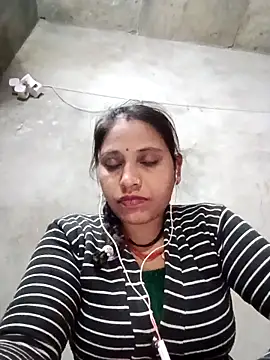 Snapshot of Sandhya_x chatting on 11/07/25, 06:52 Sandhya x online show from 11/07/25, 06:52
