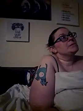 Yamiko42 online show from 04/13/26, 01:27