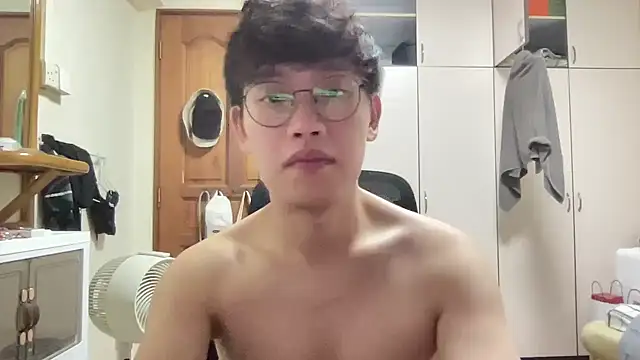 Passionatetwink2 online show from 12/15/25, 02:32