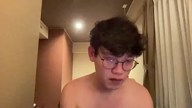 Passionatetwink2 online show from 12/20/25, 01:51