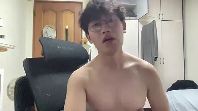 Passionatetwink2 online show from 02/24/26, 11:30