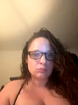 Snapshot of Rosalee2 chatting on 10/12/25, 06:01 Rosalee2 online show from 10/12/25, 06:01