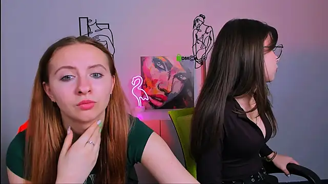 mila glow1 online show from 09/25/25, 09:40