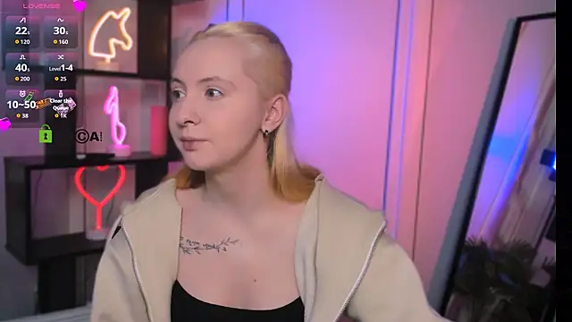 mila glow1 online show from 12/14/25, 07:29