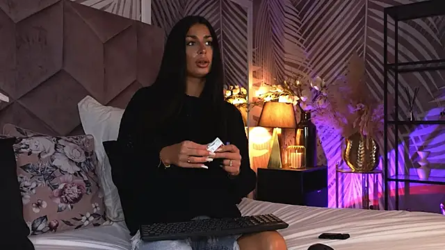 EvaRhea online show from 04/04/26, 02:54