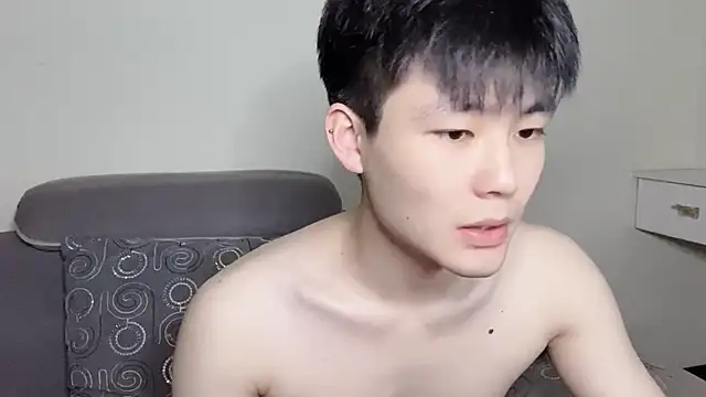 xiaoyang5200 online show from 11/17/25, 03:07