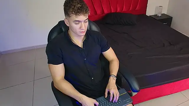 paull george online show from 10/31/25, 03:02