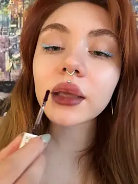 LunaMillie online show from 04/12/26, 02:00