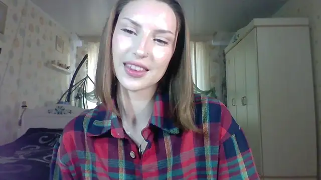 Snapshot of RuxaShade chatting on 10/02/25, 01:18 RuxaShade online show from 10/02/25, 01:18