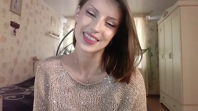 Snapshot of RuxaShade chatting on 10/22/25, 11:10 RuxaShade online show from 10/22/25, 11:10