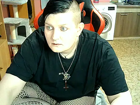 Snapshot of Xyra_Noir chatting on 09/27/25, 10:26 Xyra Noir online show from 09/27/25, 10:26