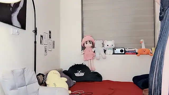 MaiLiiil online show from 02/03/26, 02:44