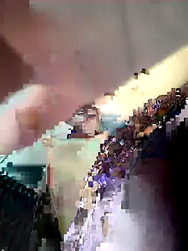 lauramartins7 online show from 10/22/25, 05:13