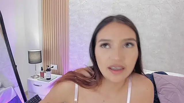 NaomyCollins   online show from 06/02/26, 02:08