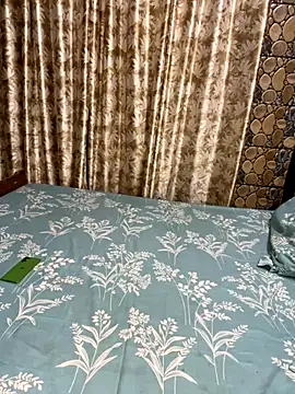 SIZZLER 1100 online show from 09/20/25, 08:43