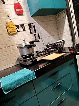 SIZZLER 1100 online show from 10/13/25, 05:35