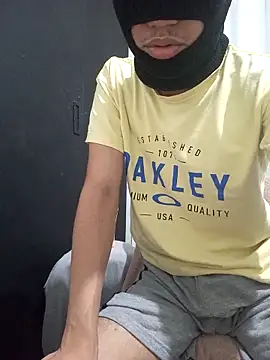 Snapshot of CATLUCAS chatting on 09/14/25, 03:38 CATLUCAS online show from 09/14/25, 03:38