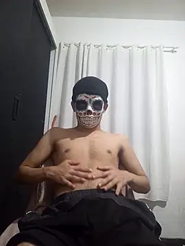 Snapshot of CATLUCAS chatting on 11/15/25, 11:43 CATLUCAS online show from 11/15/25, 11:43