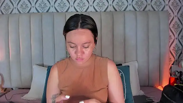 Sky Junne online show from 03/31/26, 05:57