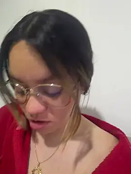 Sky Junne online show from 04/18/26, 05:22