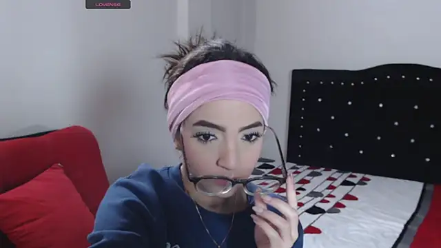 Coraline Playful online show from 09/29/25, 01:05