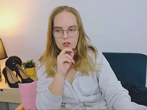 AliceCrazy69 online show from 11/28/25, 01:03