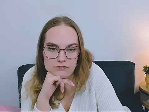 AliceCrazy69 online show from 12/18/25, 04:02