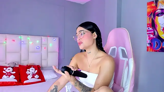 SammyRose  online show from 11/30/25, 06:45