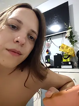 Snapshot of lauflor chatting on 02/15/26, 11:19 lauflor online show from 02/15/26, 11:19