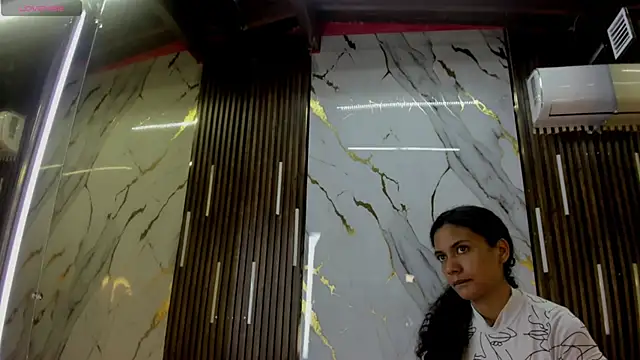 VictoriaDuart online show from 09/10/25, 07:47