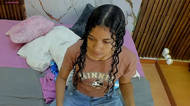 VictoriaDuart online show from 09/21/25, 08:10