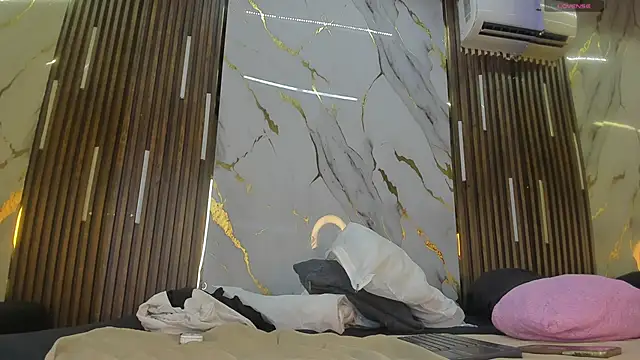 VictoriaDuart online show from 12/20/25, 07:54