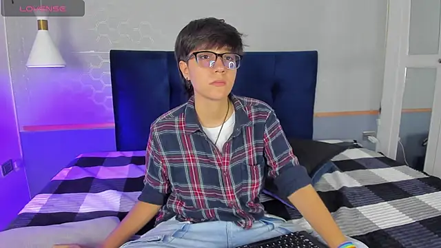 Snapshot of Tsuki_Maru chatting on 09/19/25, 07:47 Tsuki Maru online show from 09/19/25, 07:47