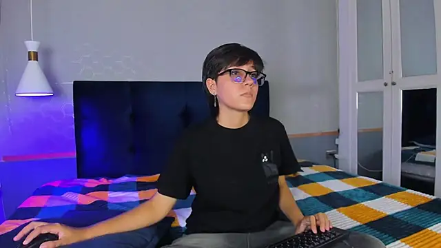 Snapshot of Tsuki_Maru chatting on 09/25/25, 08:12 Tsuki Maru online show from 09/25/25, 08:12