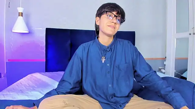 Snapshot of Tsuki_Maru chatting on 10/03/25, 07:55 Tsuki Maru online show from 10/03/25, 07:55